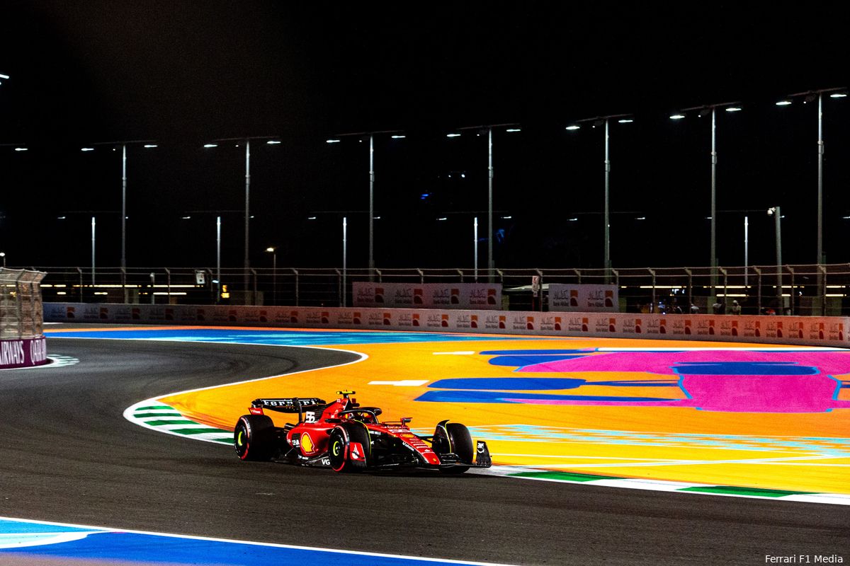 Leclerc en Sainz rekenen zich niet rijk: 'Nog ver weg vergeleken met Red Bull'