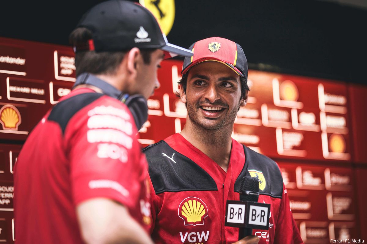 Kalff lovend over optreden Sainz in Singapore: 'Meer een teamleider dan Leclerc'
