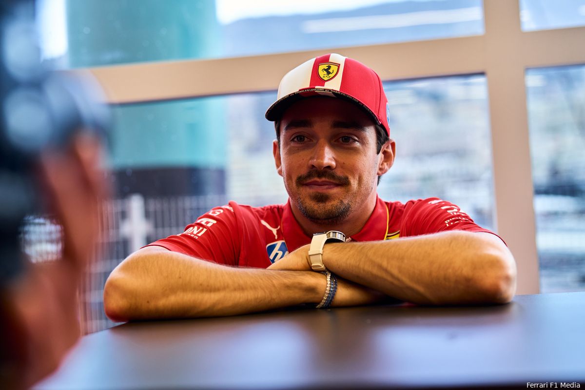 Verslag VT2 | Leclerc speelt in zijn speeltuin met de concurrentie, Verstappen stuitert naar P4