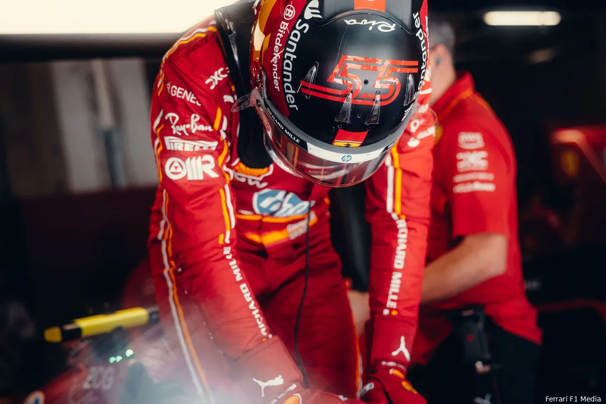 carlos sainz oostenrijk ferrari sprint helm