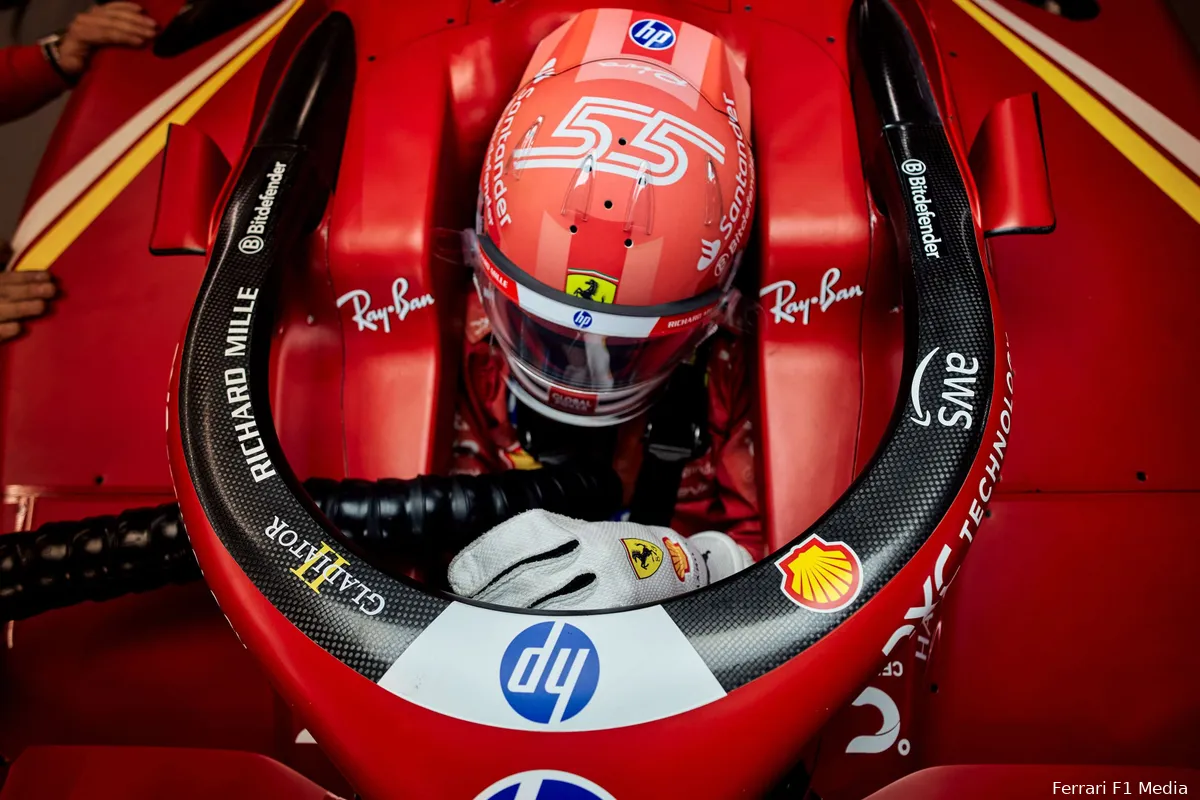 carlos sainz ferrari las vegas helm 12813 13