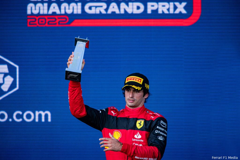 Sainz tevreden met derde plek: 'Belangrijkste was om de race uit te rijden'
