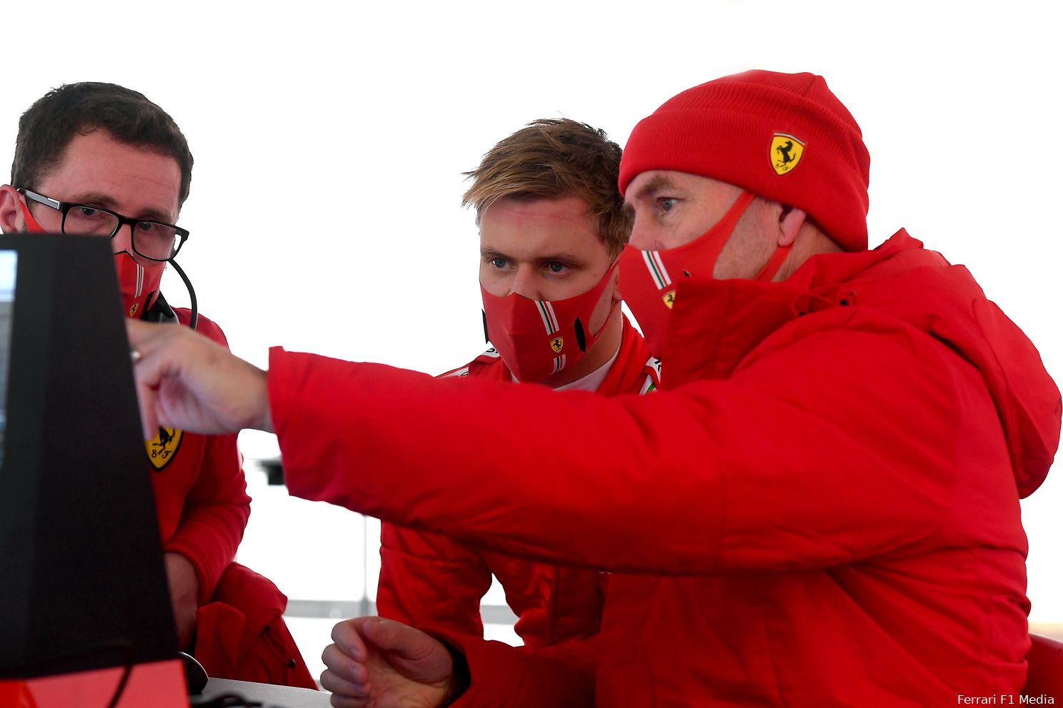 Schumachers Ferrari-test in foto's: startnummer 47 en een kiekje met Sainz sr.