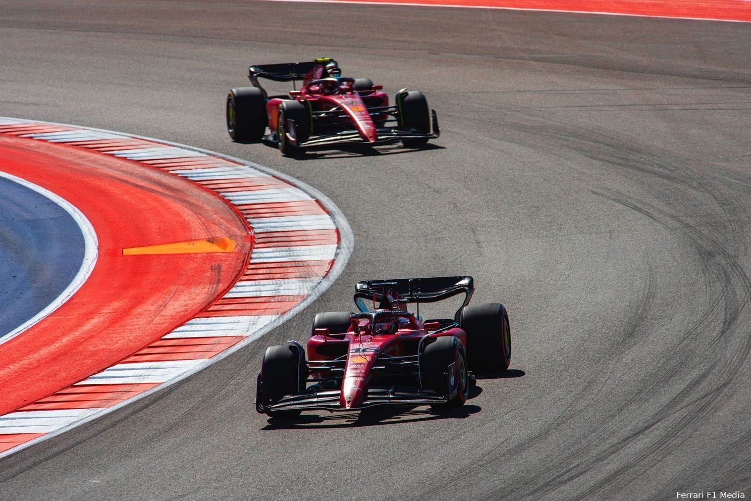 Charles Leclerc en Carlos Sainz op COTA tijdens de kwalificatie, Grand Prix van de Verenigde Staten 2022 (Foto: Ferrari F1 Media)