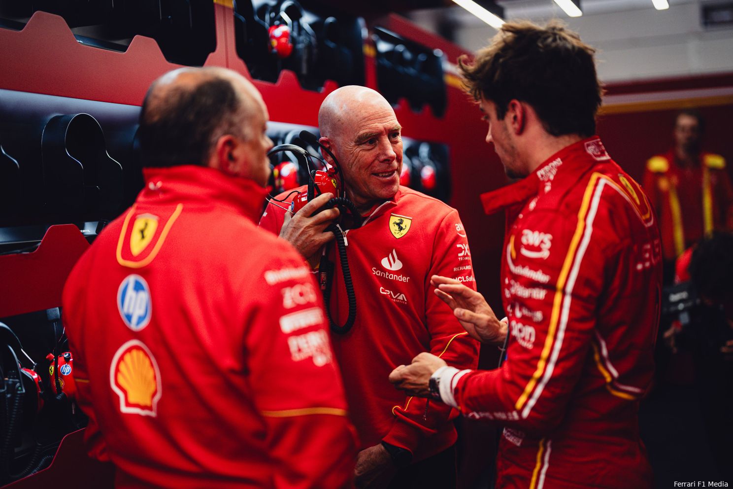 charles leclerc ferrari silverstone zondag race 2024 jock clear fred vasseur