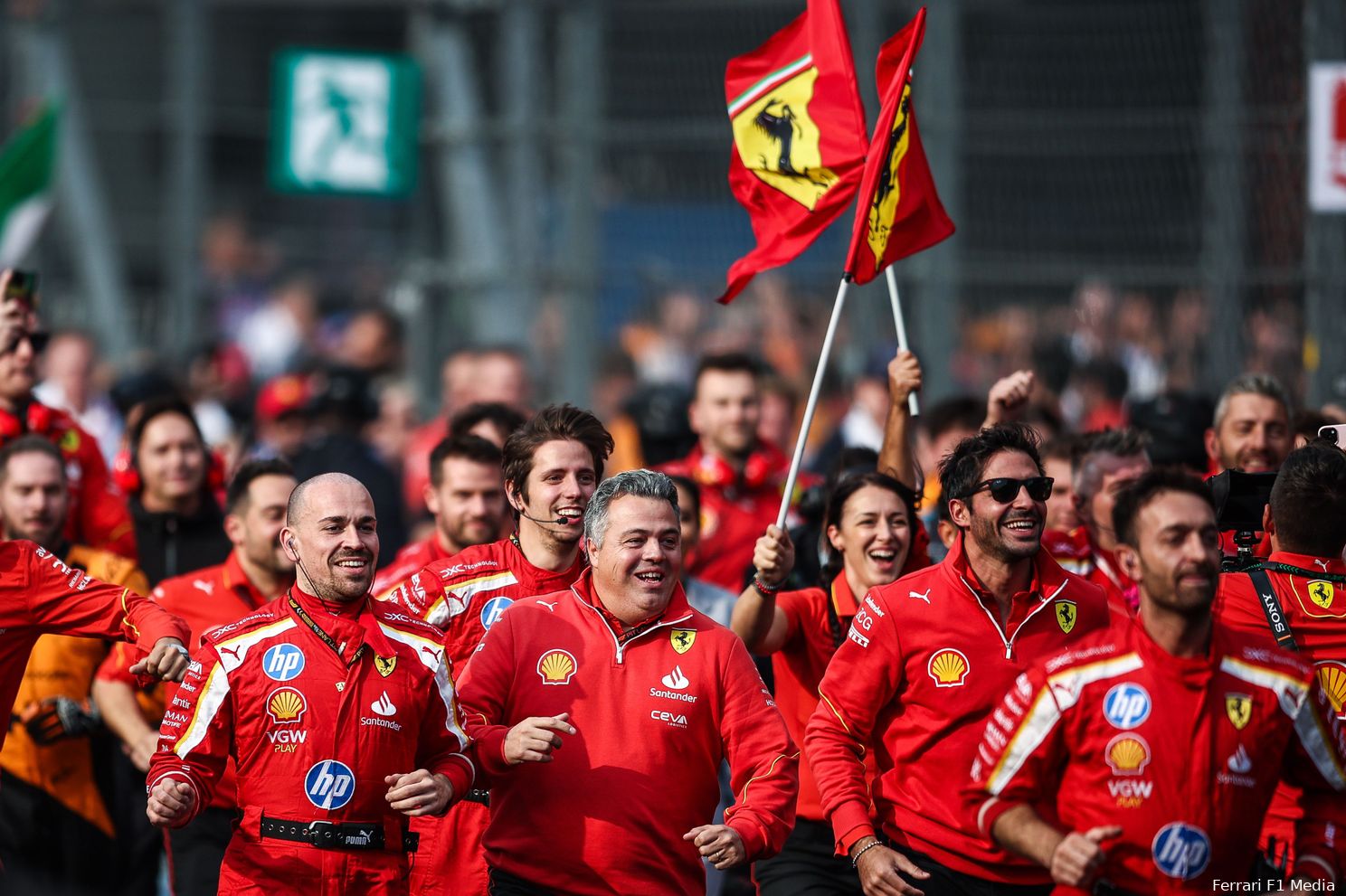 ferrari zege mexico vlaggen blij