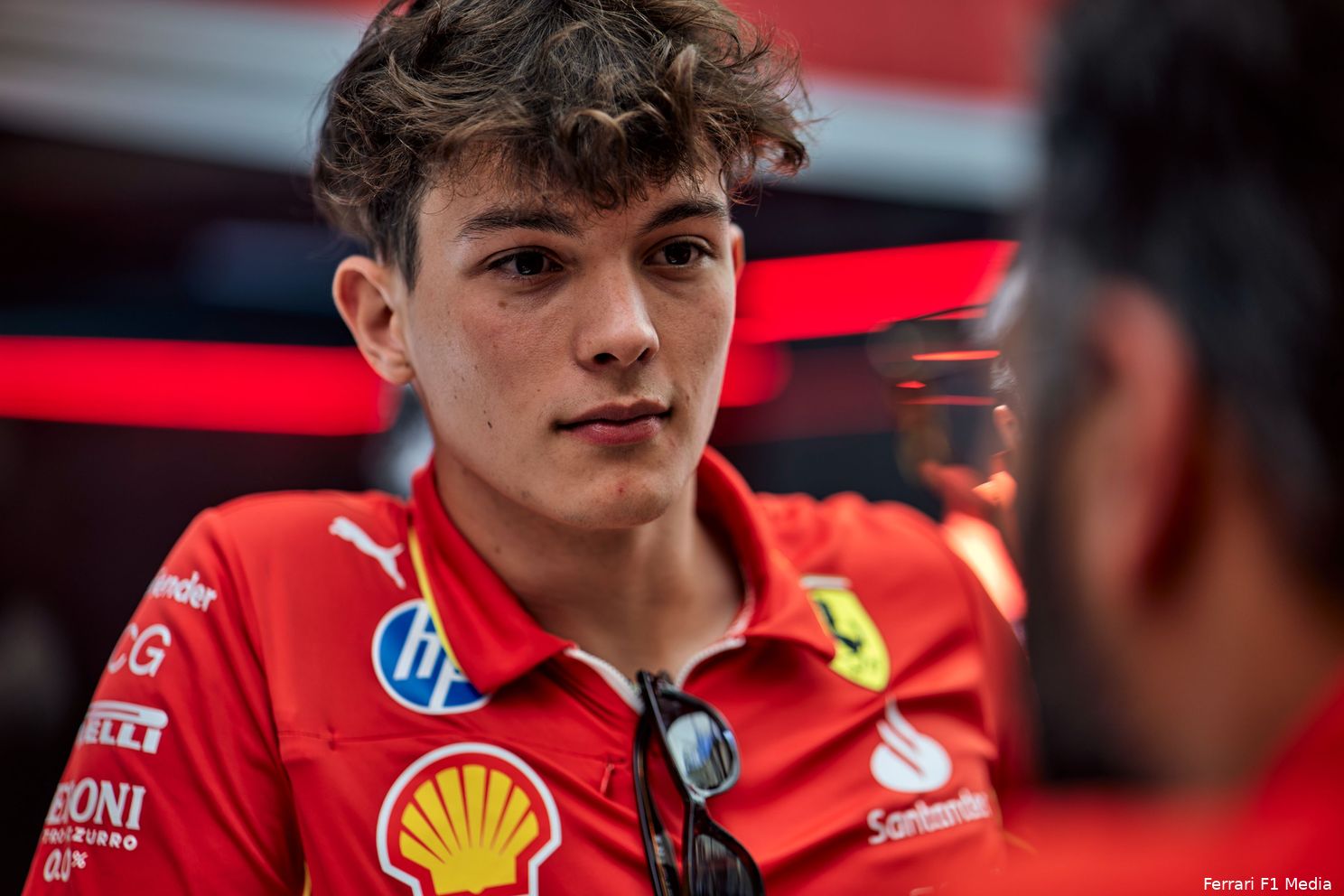 Piastri verrast Norris, Verstappen op gepaste achterstand van McLaren als vierde