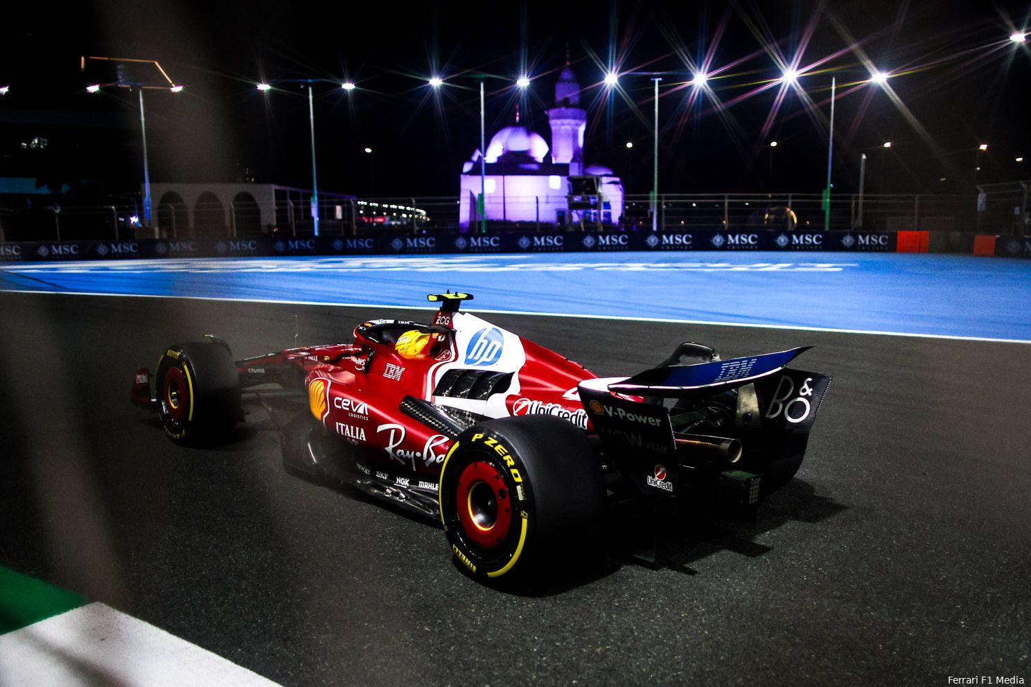Hamilton stelt 'een hersentransplantatie' nodig te hebben voor prestaties, Ferrari-top is niet blij