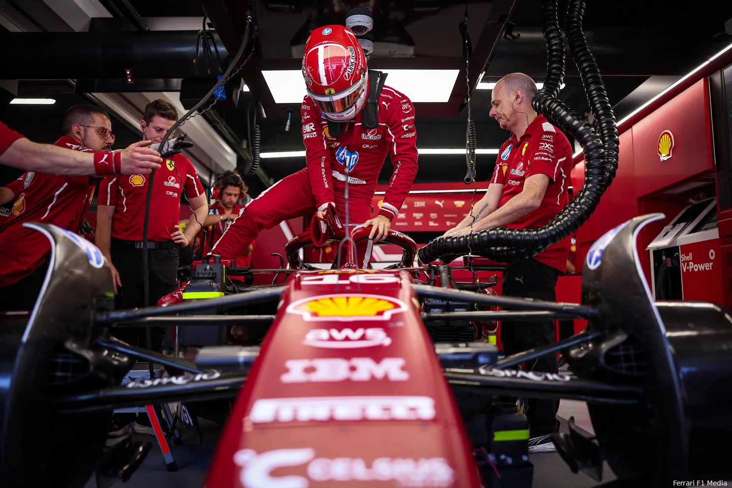 Leclerc reageert op zijn incident met Verstappen: 'Dat is het verschil tussen wel of geen contact'
