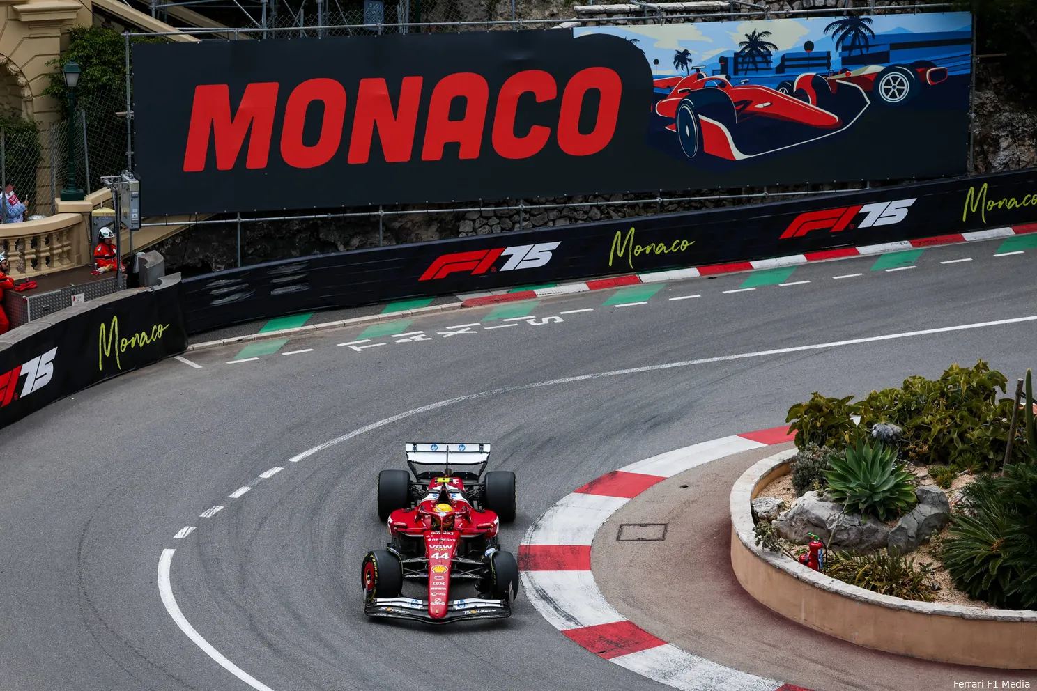 Analist neemt het op voor Hamilton: 'Verschil is niet zo groot als bij Verstappen en Tsunoda'