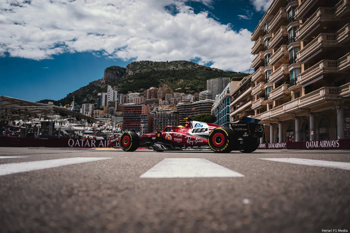 Update | Hamilton krijgt gridstraf, Verstappen profiteert en schuift een plek op