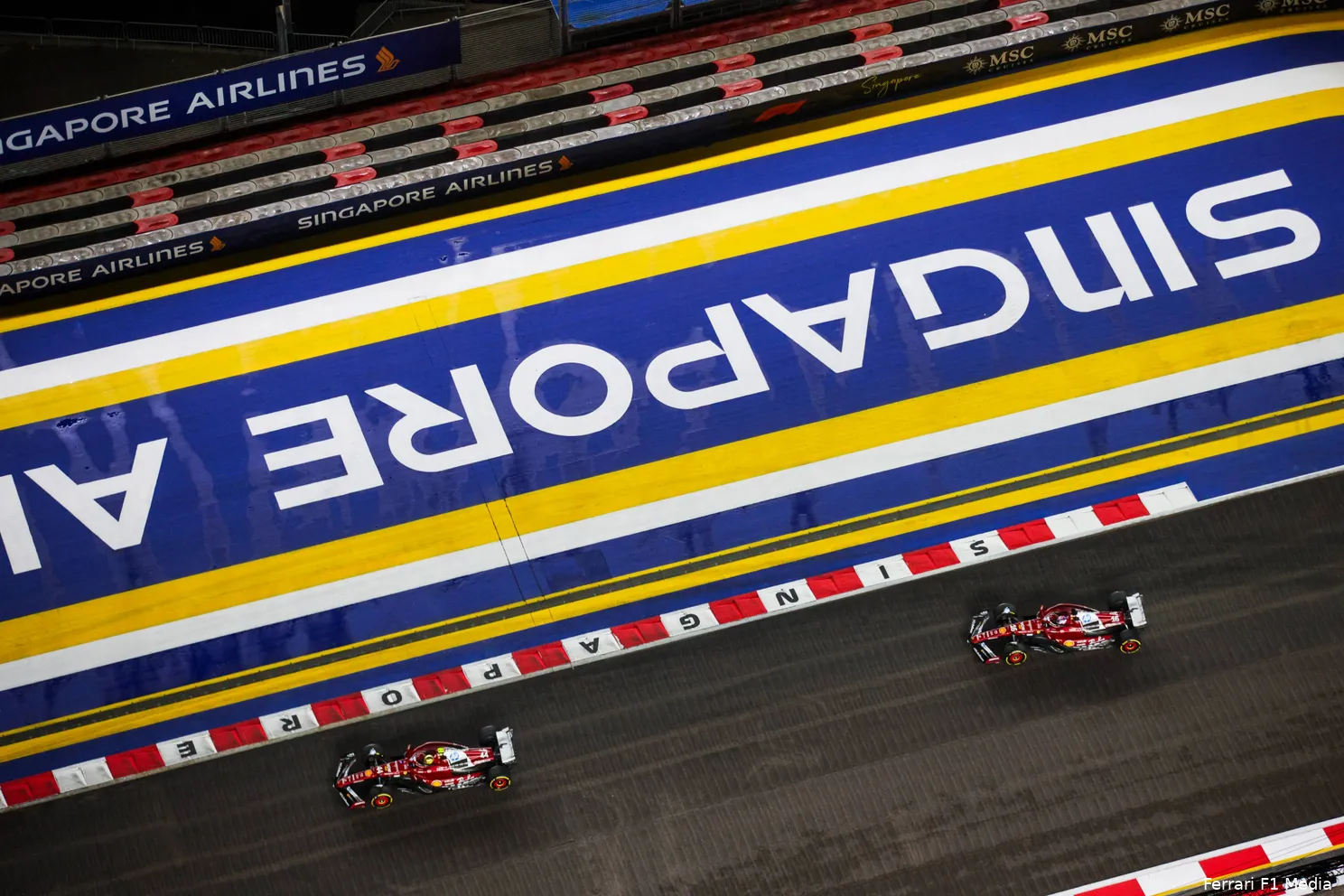 lewis-hamilton-charles-leclerc-ferrari-gp-singapore-2025-zondag