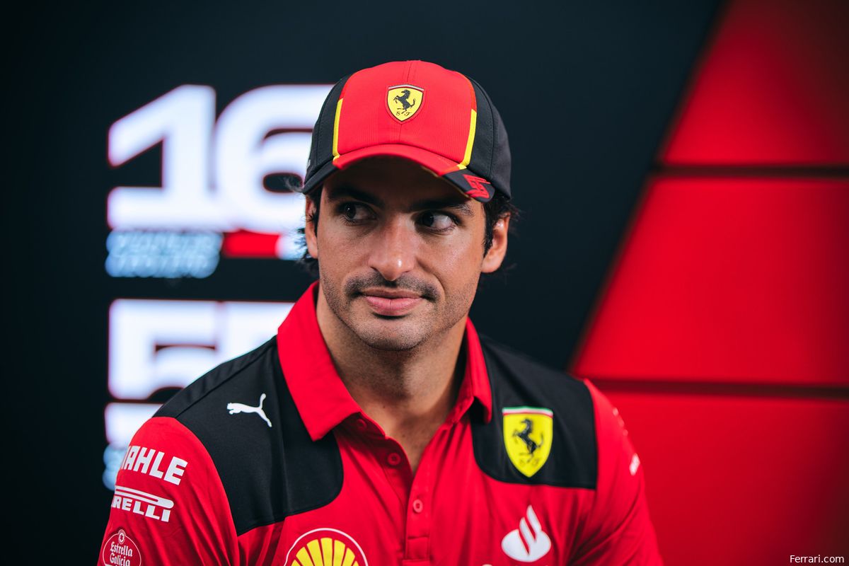 Sainz geslachtofferd door schade putdeksel, gridstraf voor Ferrari-coureur