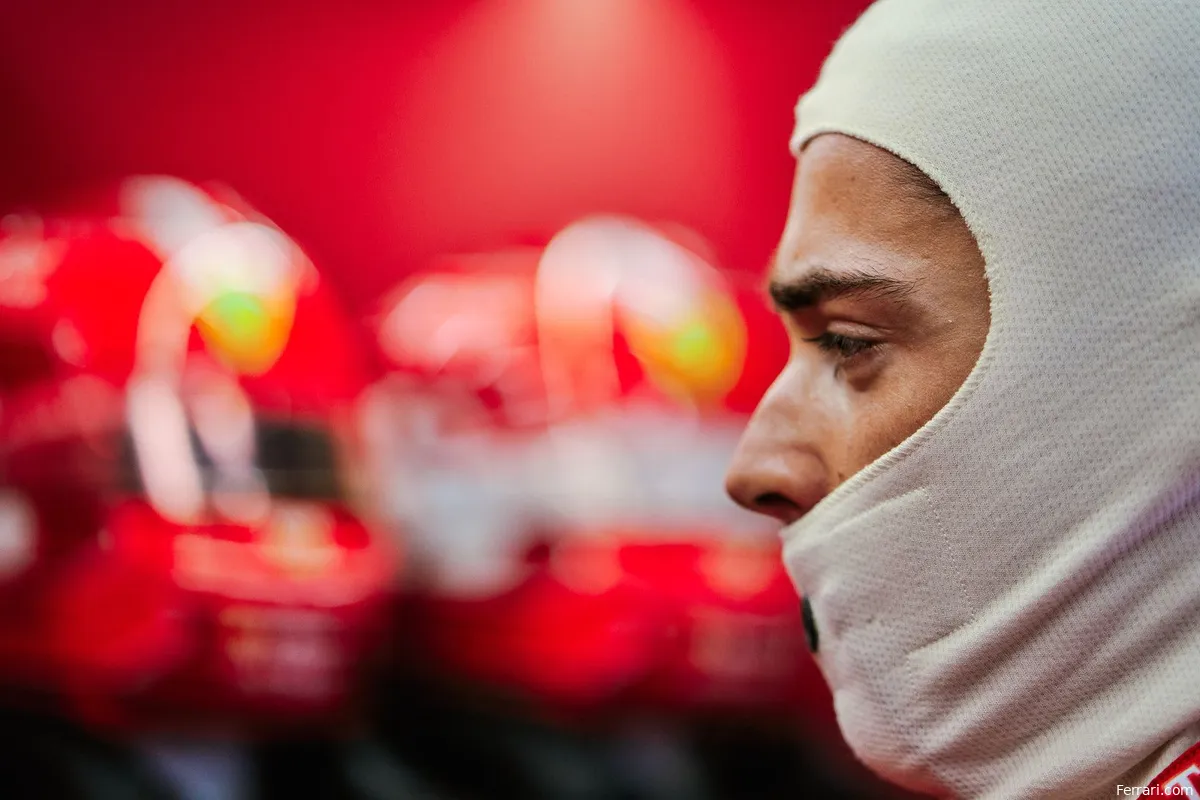 Leclerc in clinch met Ferrari-persofficier: ‘Zeg wat ik wil’
