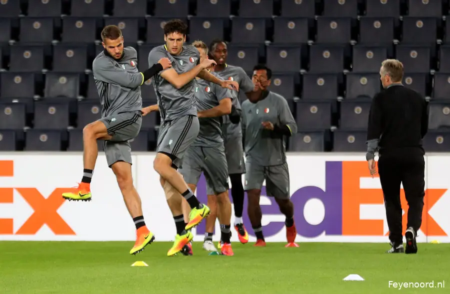 VIDEO | Feyenoord draait warm in Istanbul