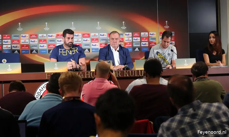 Advocaat: ''Feyenoord heeft het uit altijd lastiger dan thuis''