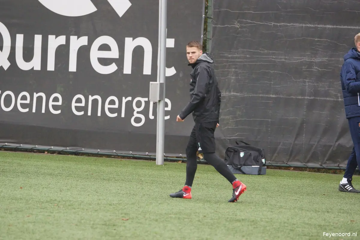 Feyenoord bevestigt: Blessure Nieuwkoop valt mee