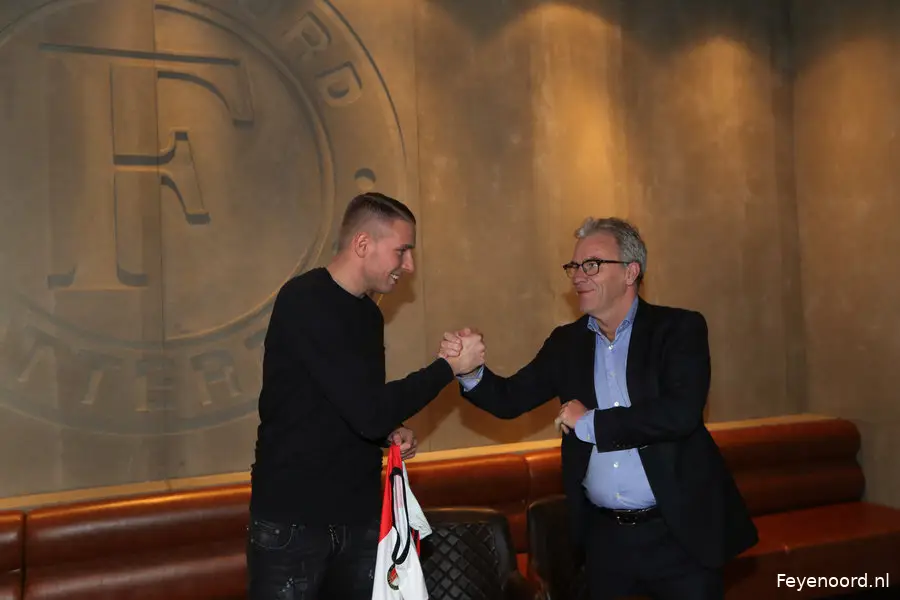 Van Beek tekent nieuw contract: ''Geeft vertrouwen''