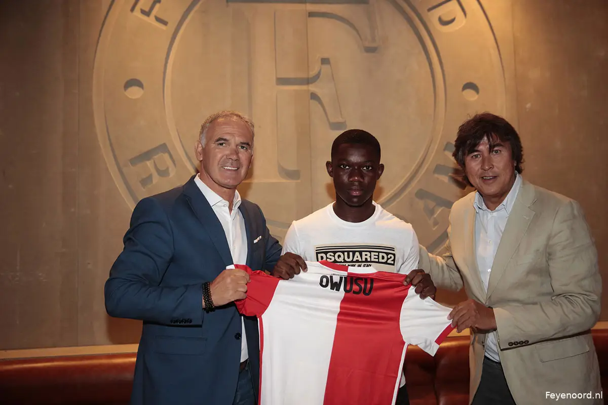 Eerste profcontract voor Denzel Owusu