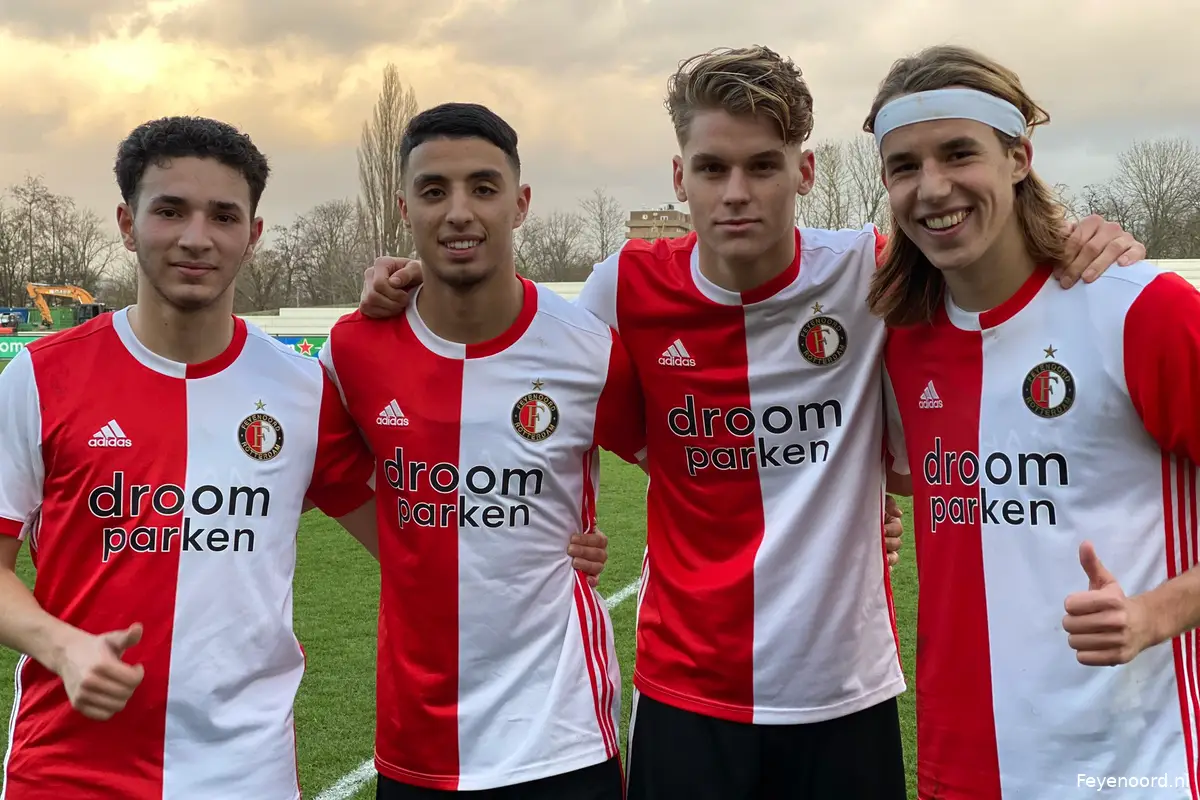Feyenoord O/19 opent kampioenspoule met overtuigende zege