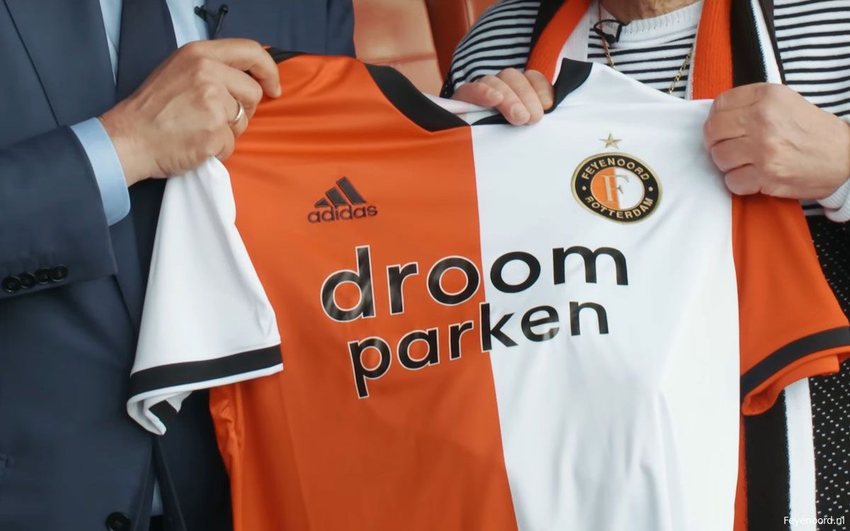 Droomparken met zwarte letters op Feyenoord-shirt