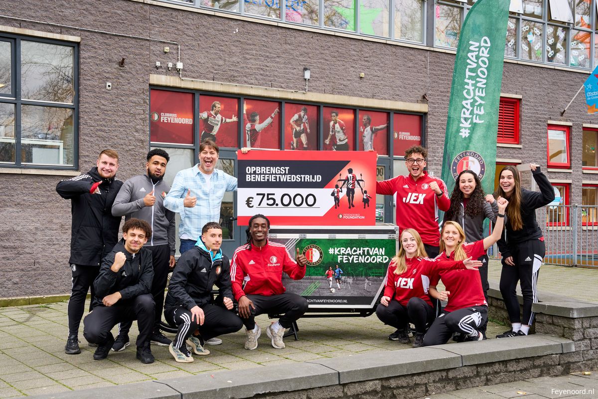 Benefietwedstrijd levert 75.000 euro op voor Feyenoord Foundation