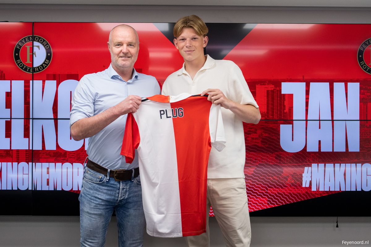 Jan Plug tekent eerste profcontract bij Feyenoord