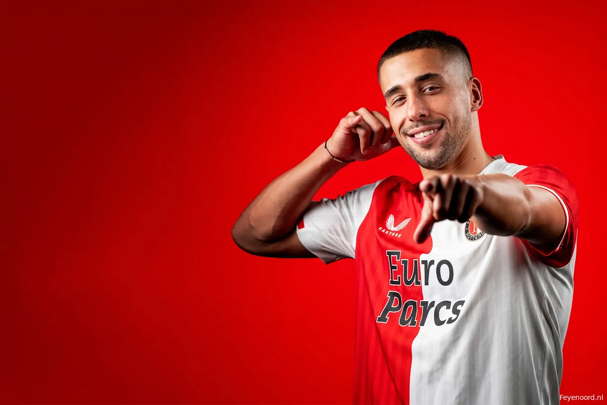 Lingr verlengt contract bij Slavia Praag met één jaar