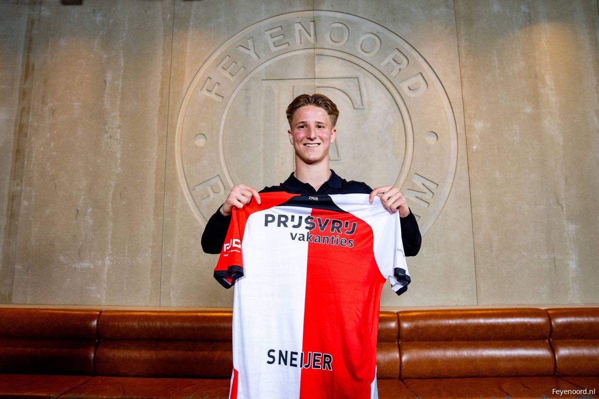 Zino Sneijer zet handtekening onder nieuw contract