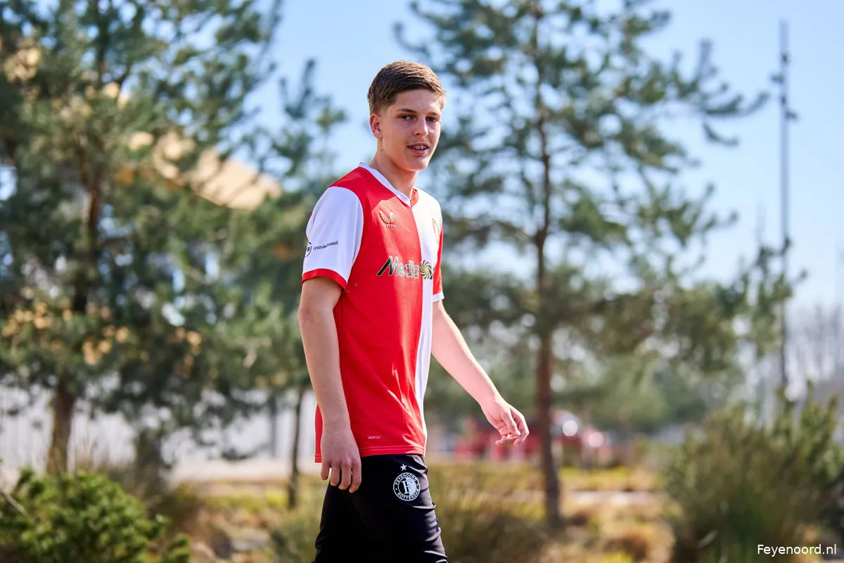 d13b840c6590d6dc7469593fbd3125d0510cb2df-5702x8553