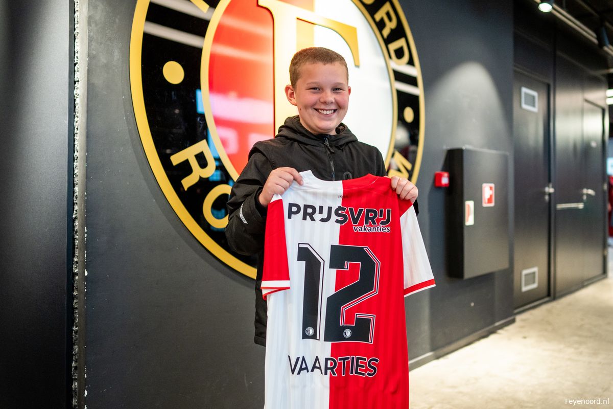 Eerste verkoopdag thuisshirt Feyenoord zorgt voor omzetrecord