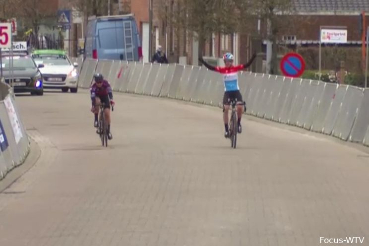 Pieters gunt Majerus de zege na knap ploegstaaltje in de Omloop van de Westhoek
