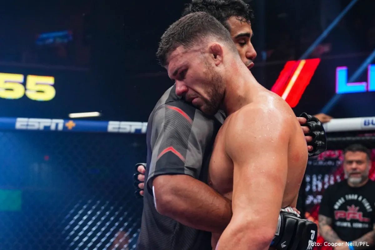 Schaamteloos gedrag! MMA-vechters direct na wedstrijd geschorst