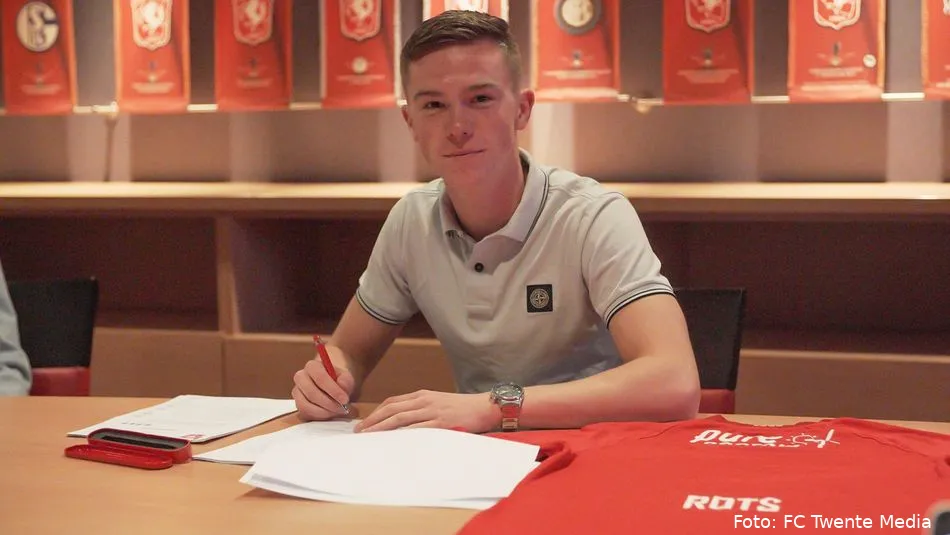 DONE DEAL: Aanvaller Rots tekent eerste profcontract bij FC Twente