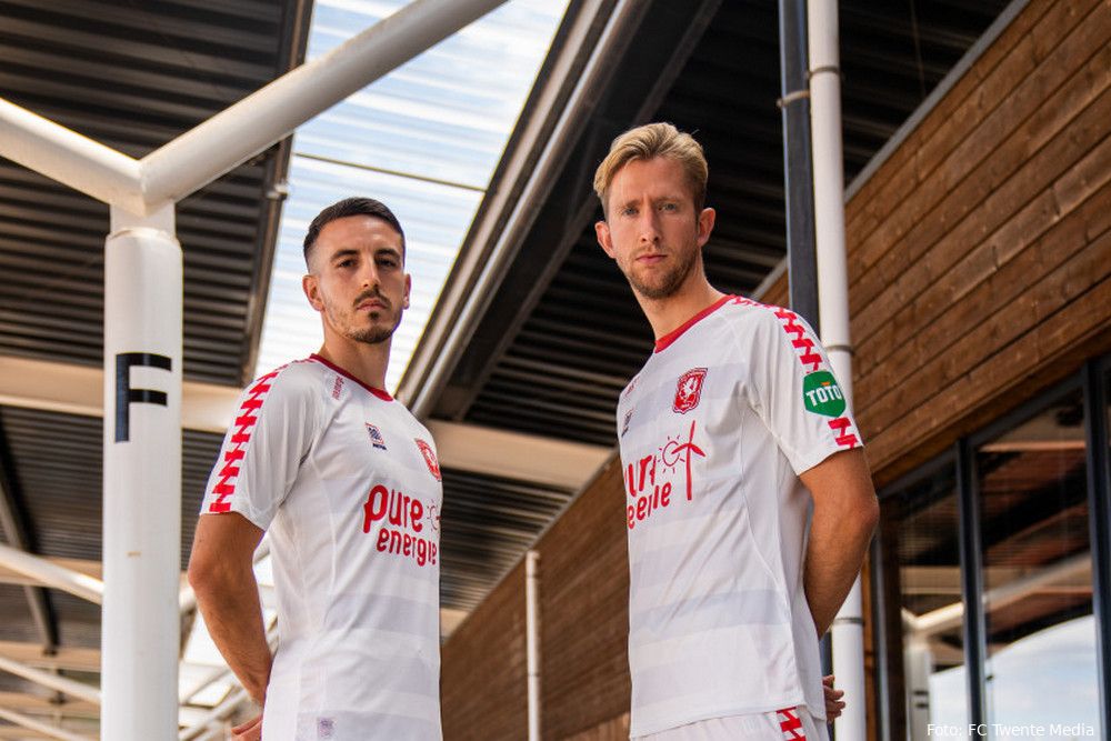 FC Twente presenteert derde tenue seizoen 2022-2023