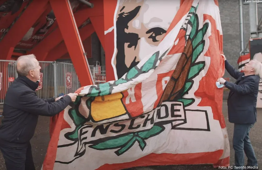 VIDEO: Achterberg en Van der Vall geëmotioneerd na onthullen portretten