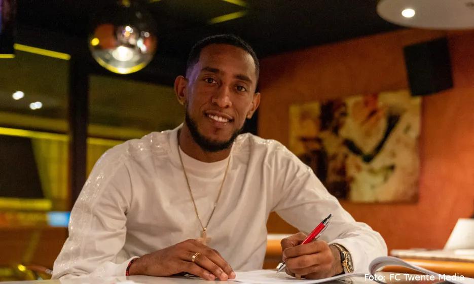 Done deal: Brenet officieel gepresenteerd als speler van FC Twente