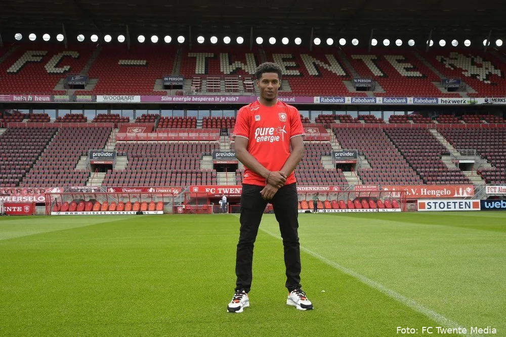 Video: De eerste dag van Nathan Markelo bij FC Twente