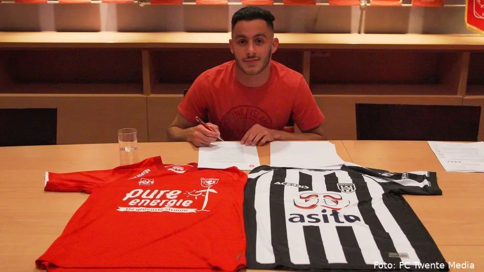 Agca en Sluiter tekenen eerste profcontract voor de FC Twente/Heracles Academie