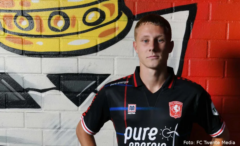 Video: Presentatie tweede uitshirt FC Twente seizoen 2021-2022