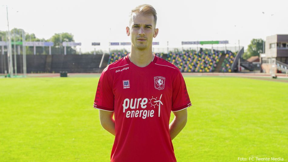 BREAKING: Rechtsbuiten Cerny tekent contract bij FC Twente
