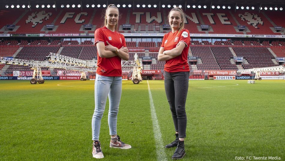 Kaptein en Kroezen tekenen tweejarig contract bij FC Twente Vrouwen