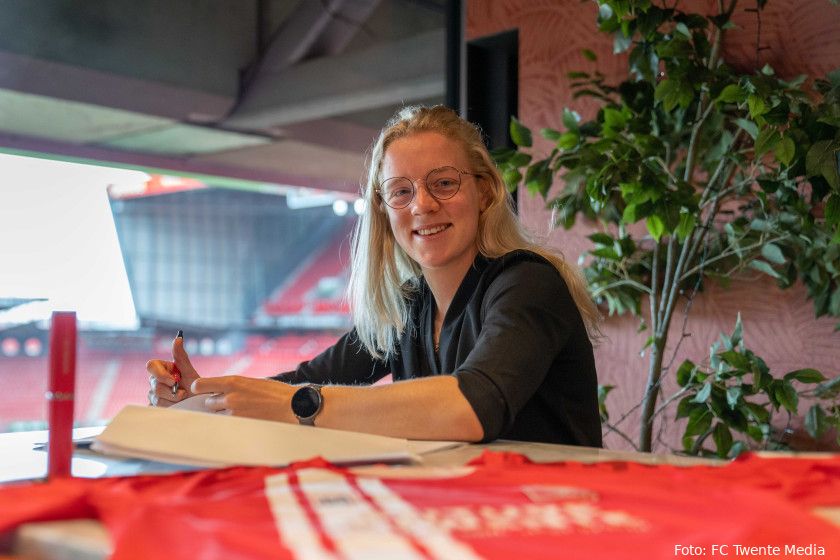 Done deal: Dhont tekent nieuw contract bij FC Twente (v)