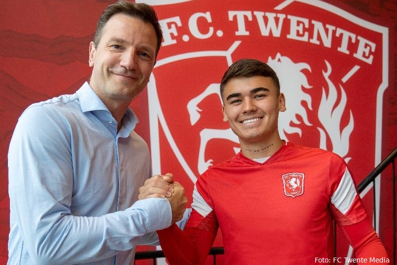 BREAKING | Ugalde officieel gepresenteerd: "Bij FC Twente horen is een droom voor mij"