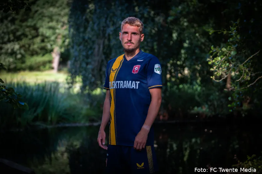 Supporters verdeeld over nieuw uitshirt: "Even wennen, dat geel"