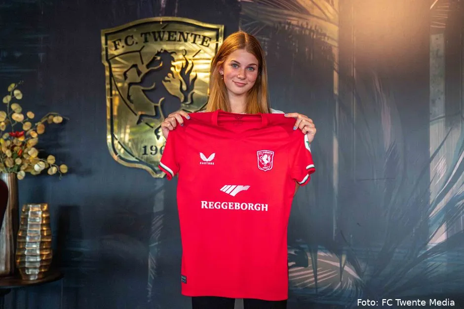 rose ivens contractondertekening fc twente vrouwen 2024