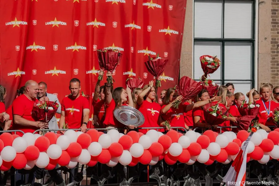 fc twente vrouwen landskampioen huldiging enschede