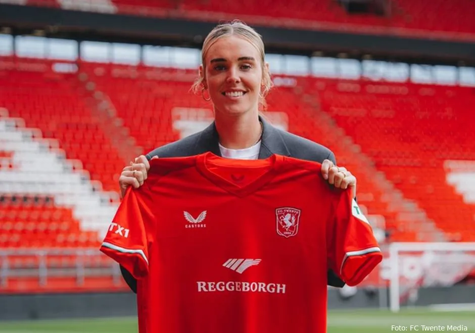 jill roord ingezoomd met shirt fc twente transfer 2025