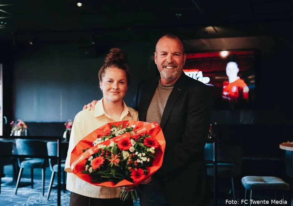 nikita-tromp-fc-twente-vrouwen-handtekening