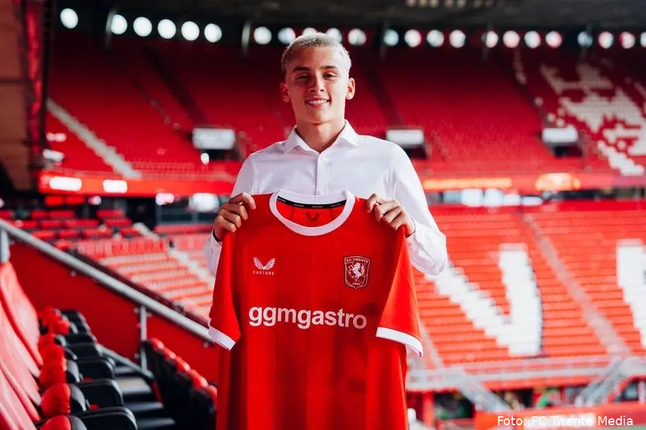 Luan-Selmani-FC-Twente-Contract-jeugdspeler